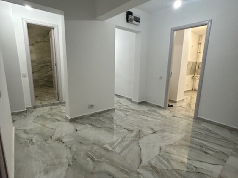 Rahova Ap 4 camere stradal 2 bai 2 balcoane, 20 de min piata Unirii!!